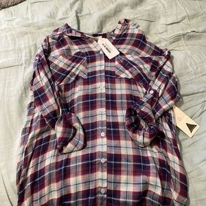 Women’s Plaid shirt